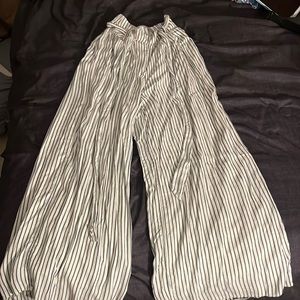 American Eagle blue and while stripped flow wide legged pants